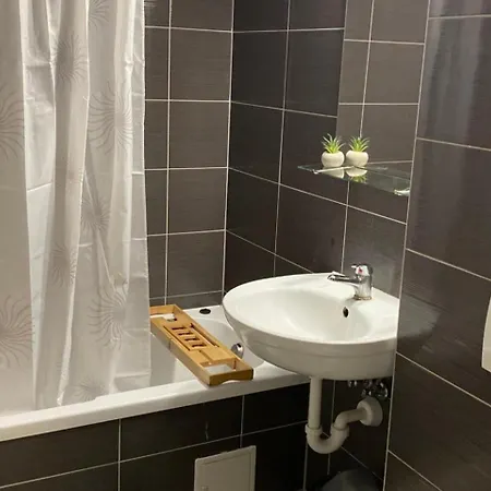 Sleep4-freep-mountainview-balcony-petfriendly